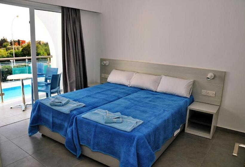 Апартаменты Deluxe с 1 спальней, с видом на бассейн, Kaos Hotel Apartments