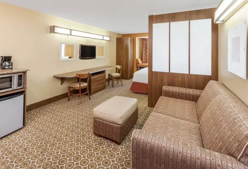 デラックススタジオ, Microtel By Wyndham South Bend Notre Dame University