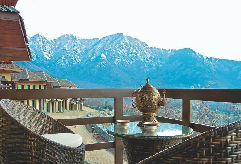 带大床的豪华间, Taj Dal View Srinagar