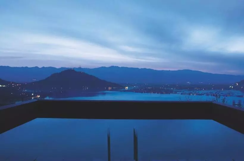 プレミアムスイート, Taj Dal View Srinagar