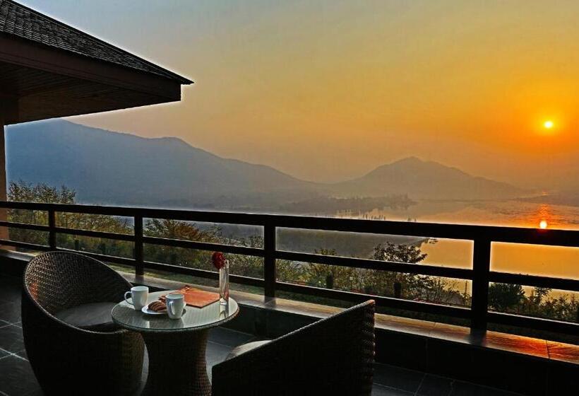 Suite, Taj Dal View Srinagar