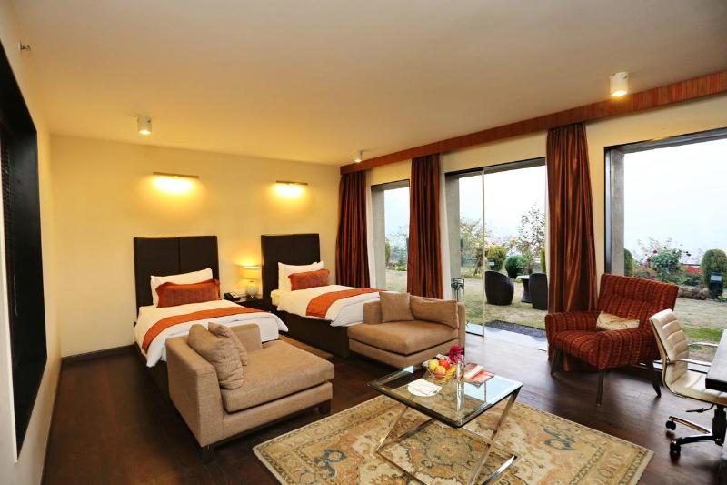 Superior room with lake view, Taj Dal View Srinagar