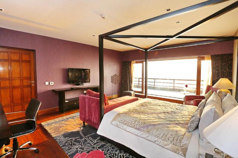 Suite Premium, Taj Dal View Srinagar