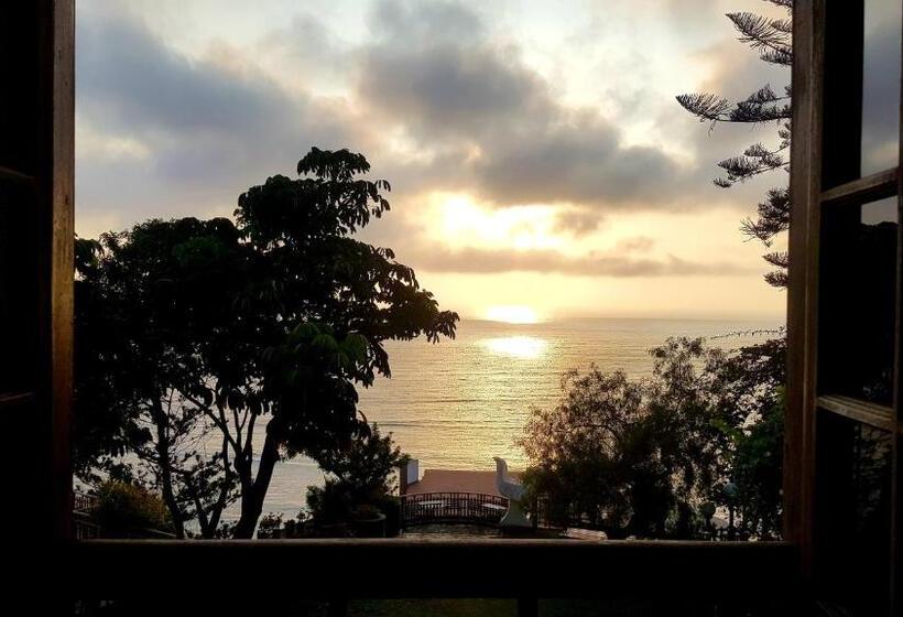 Номер Стандарт Вид на Море с Террасой, Second Home Peru