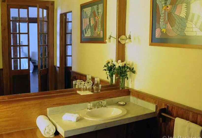 Habitación Estándar 2 Camas Matrimonio, Second Home Peru