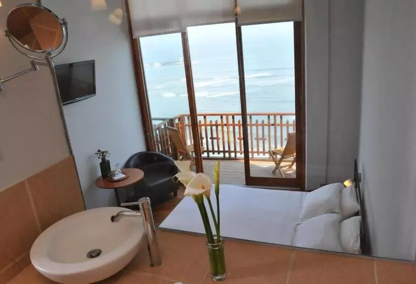 Habitación Estándar Vista Mar con Balcón, Second Home Peru