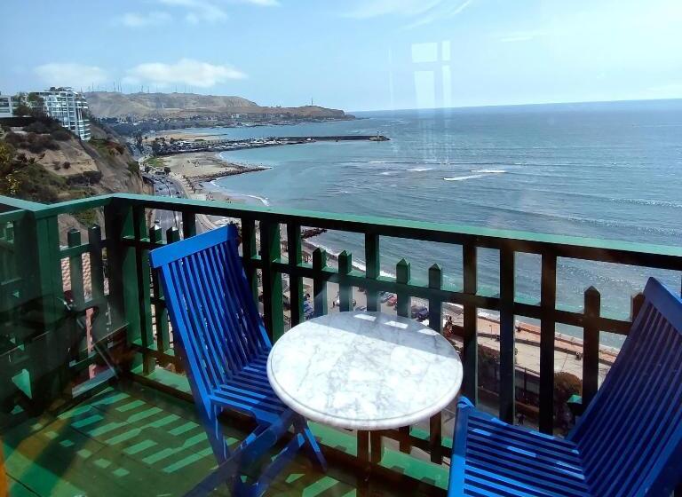Номер Deluxe Вид на Море с Балконом, Second Home Peru