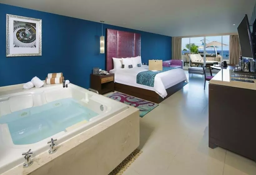 キングサイズベッドのスタンダードルーム, Hard Rock Hotel Cancun   All Inclusive
