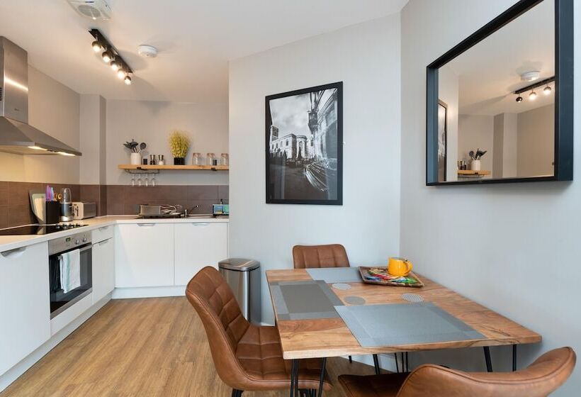 Апартаменты 1 Спальня, High Street Town House