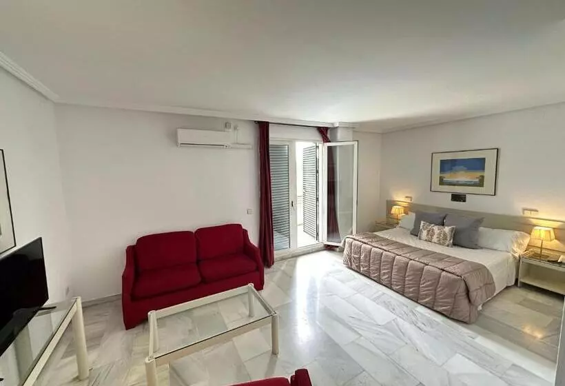 プールの見える１ベッドルームアパートメント, Hospedium Hotel Apartamentos Simón Verde