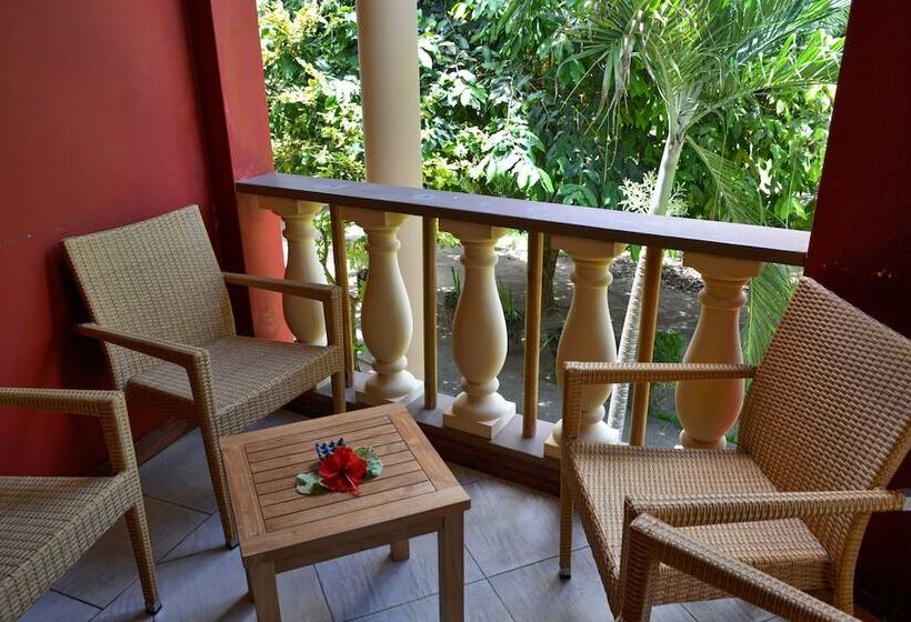 Полулюкс, Castello Beach