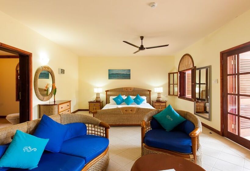 Полулюкс, Castello Beach