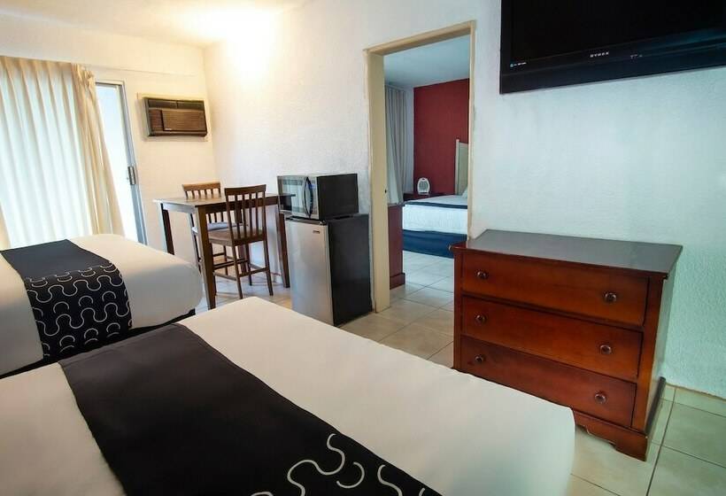 家庭间, Costa Ensenada