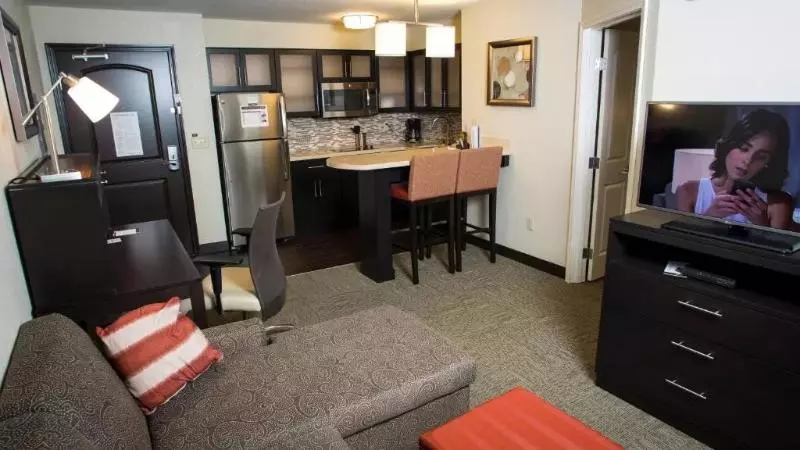 身障者適用スタンダードルーム, Hampton Inn & Suites Woodstock, Va