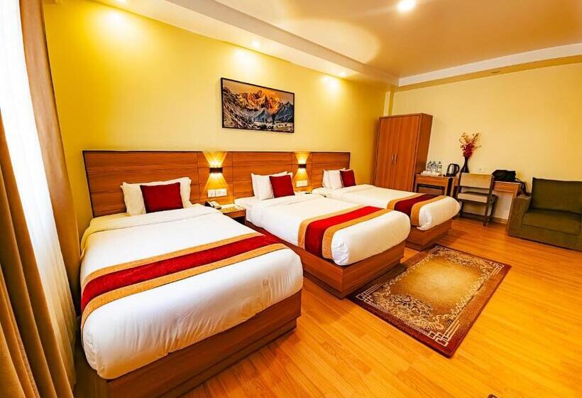 Delüks Üç Kişilik Oda, Magnificent