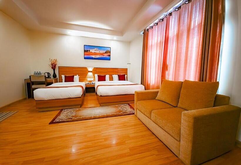 Delüks Aile Odası, Magnificent