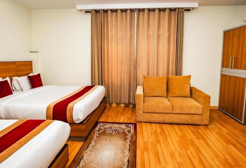 Delüks Aile Odası, Magnificent