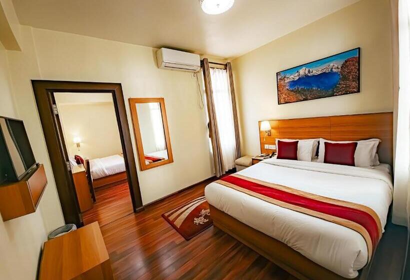 Delüks Süit, Magnificent