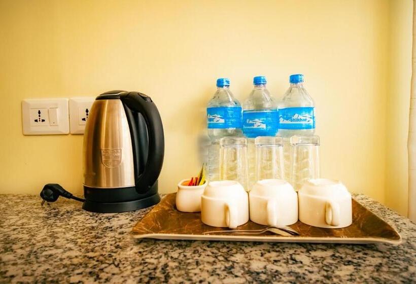 Delüks Süit, Magnificent