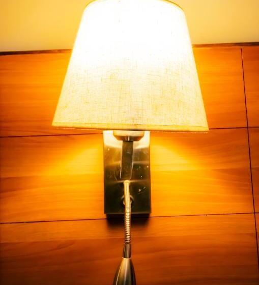 Delüks Süit, Magnificent