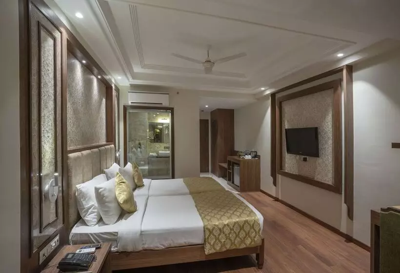 اتاق لوکس, Shri Ram Excellency