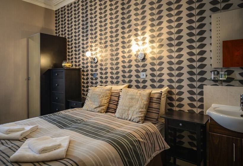 带共用浴室的标准房间, Tanes