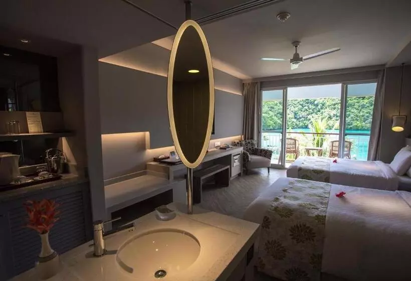 اتاق لوکس با چشم‌انداز دریا, Palau Royal Resort