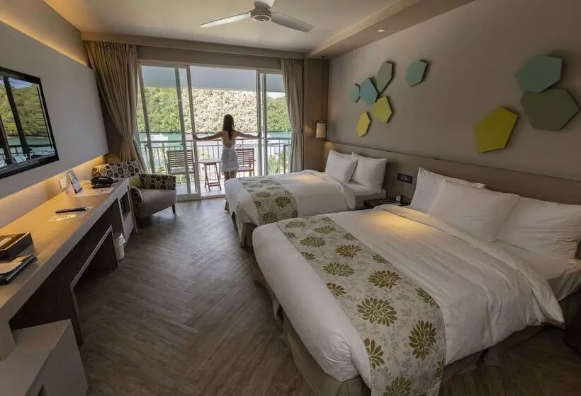 اتاق لوکس با چشم‌انداز دریا, Palau Royal Resort