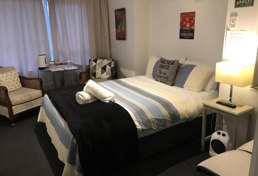 اتاق استاندارد با سرویس بهداشتی مشترک, Sandy Feet Accommodation