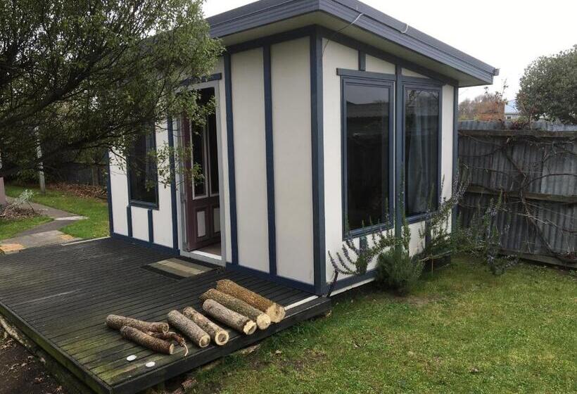 استودیو استاندارد با چشم‌انداز باغ, Sandy Feet Accommodation