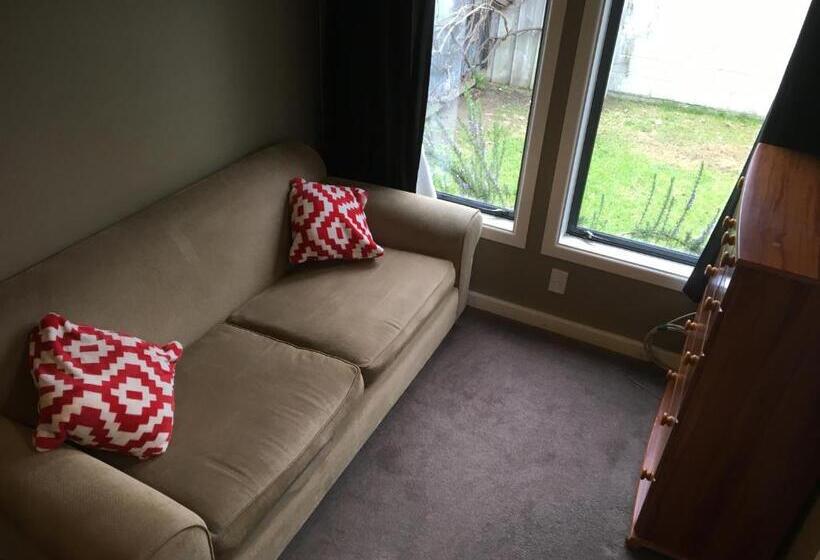 استودیو استاندارد با چشم‌انداز باغ, Sandy Feet Accommodation