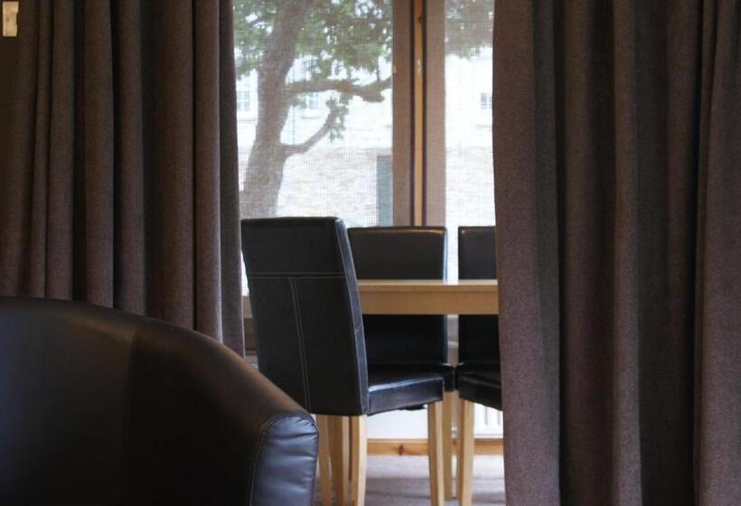 Семейные Апартаменты, The Glen Mhor Apartments