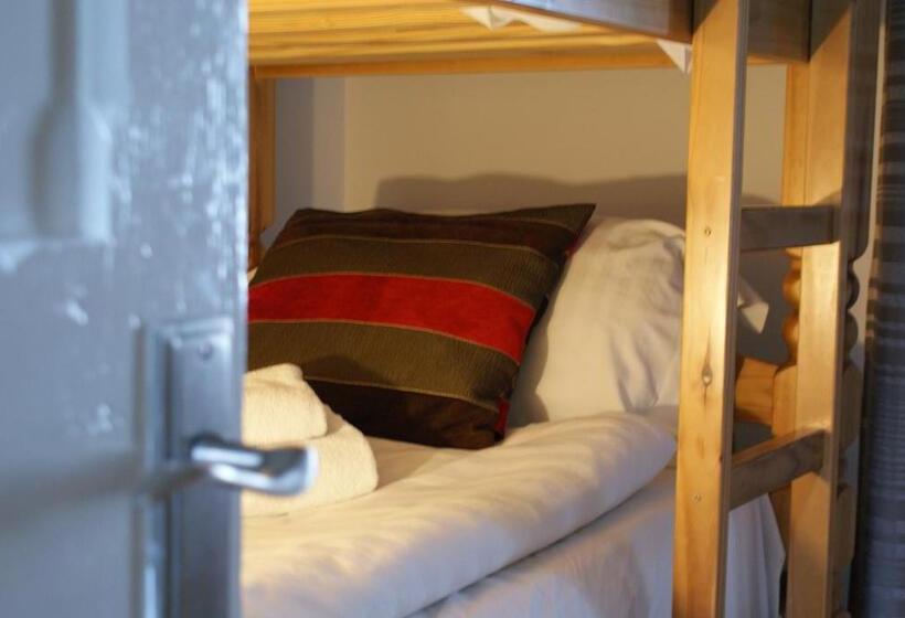 Семейные Апартаменты, The Glen Mhor Apartments