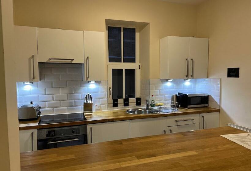 شقة 3 غرف, The Glen Mhor Apartments