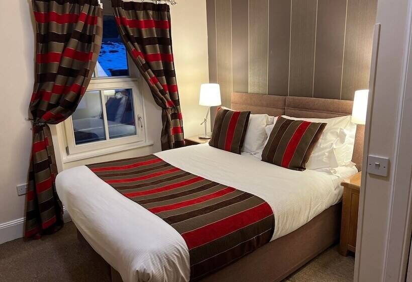 Апартаменты 3 Спальни, The Glen Mhor Apartments