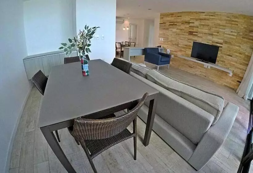 1 Bedroom Penthouse Apartment, Waterfront Apart