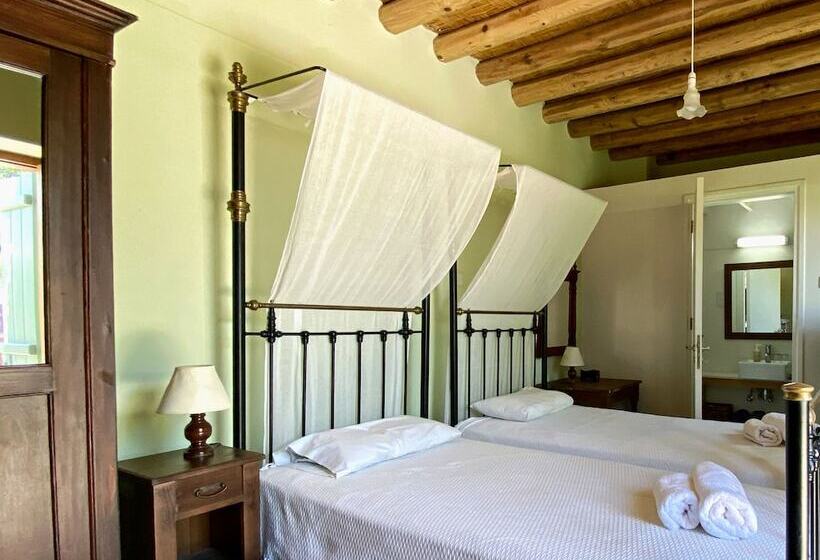 إستوديو قياسى, Eveleos Country House