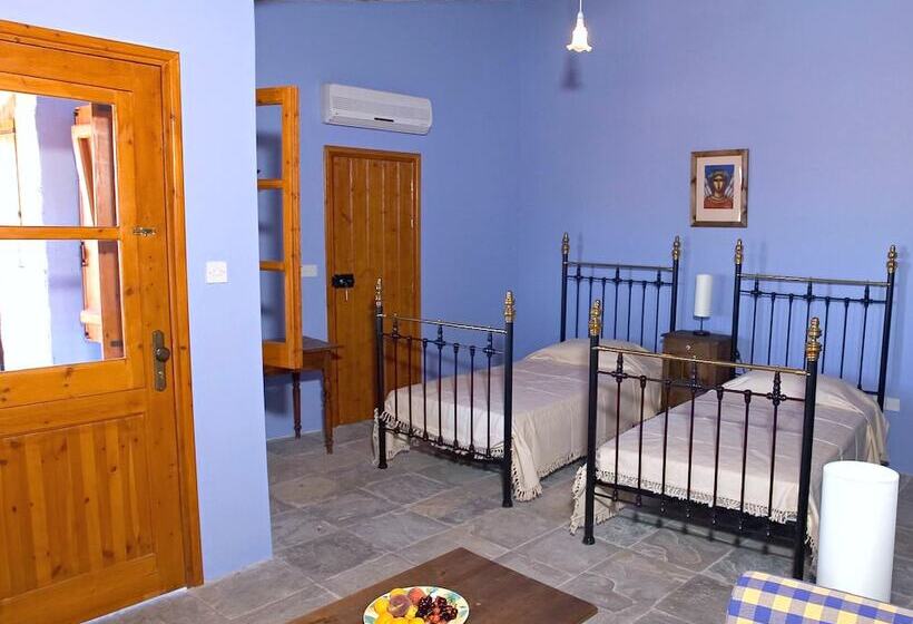 إستوديو قياسى, Eveleos Country House