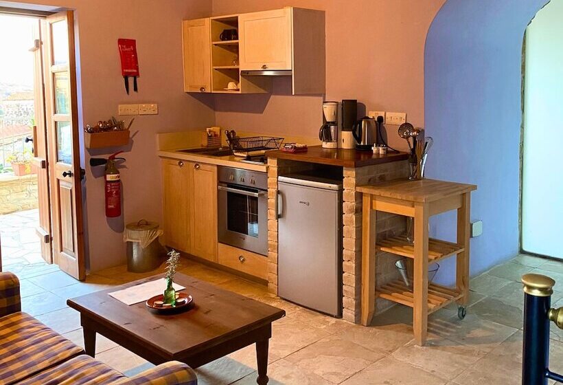 إستوديو قياسى, Eveleos Country House