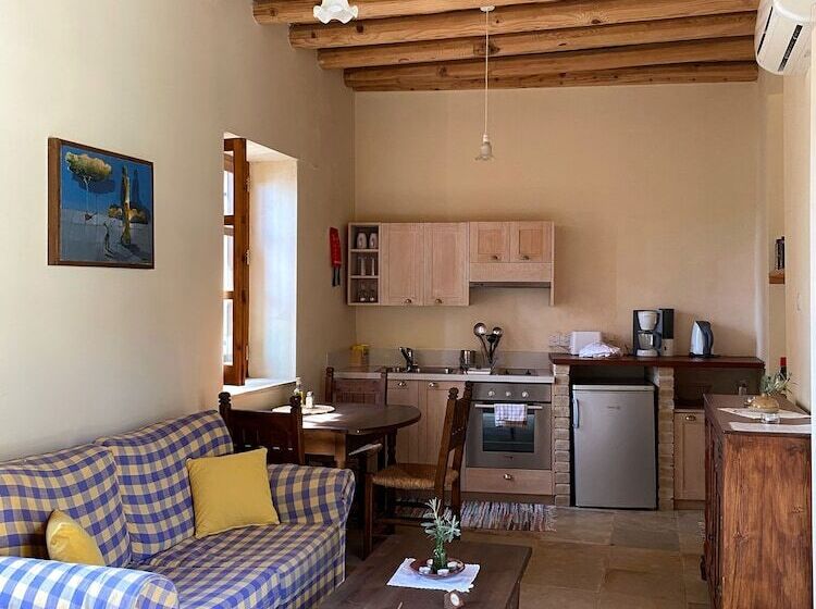Студия Стандарт, Eveleos Country House