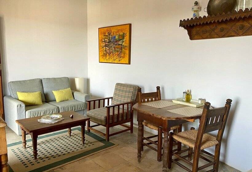 شقة غرفة واحدة, Eveleos Country House