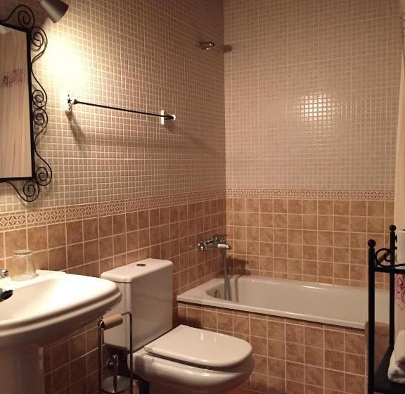 غرفة قياسية, Lo Paller De Roc