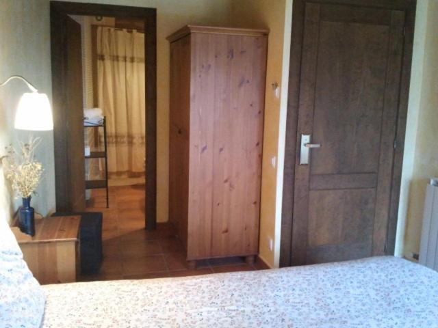 غرفة قياسية مزودة بجاكوزى, Lo Paller De Roc