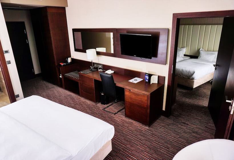 اتاق خانوادگی, Copernicus Toruń