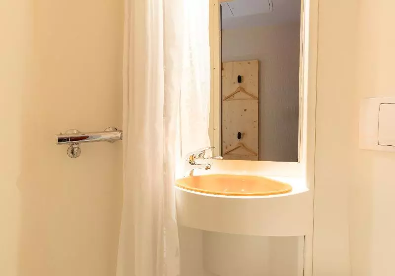 اتاق استاندارد, Easyhotel Glasgow City