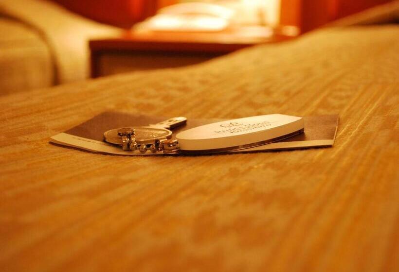 חדר משפחתי, Kussharo Prince