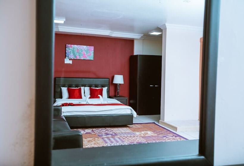 اتاق خانوادگی, Mayfair