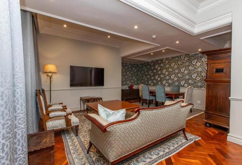 Президентский Люкс, The Monarch