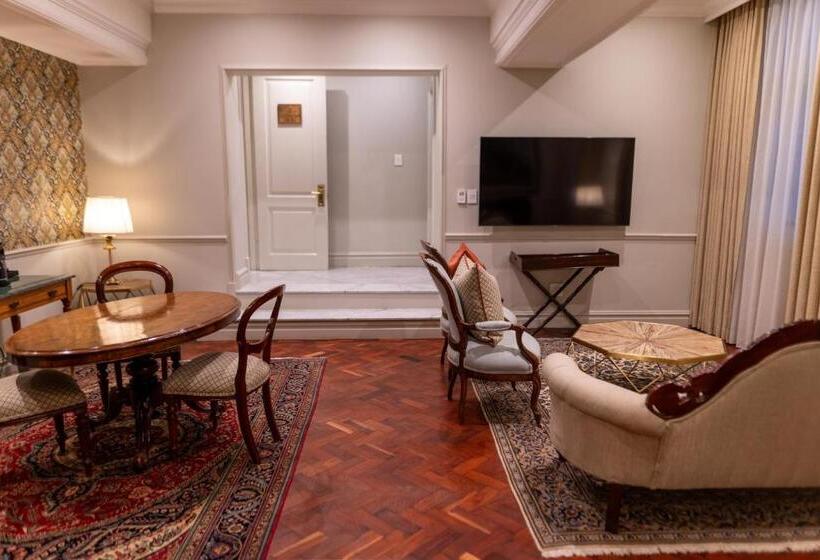 Президентский Люкс, The Monarch