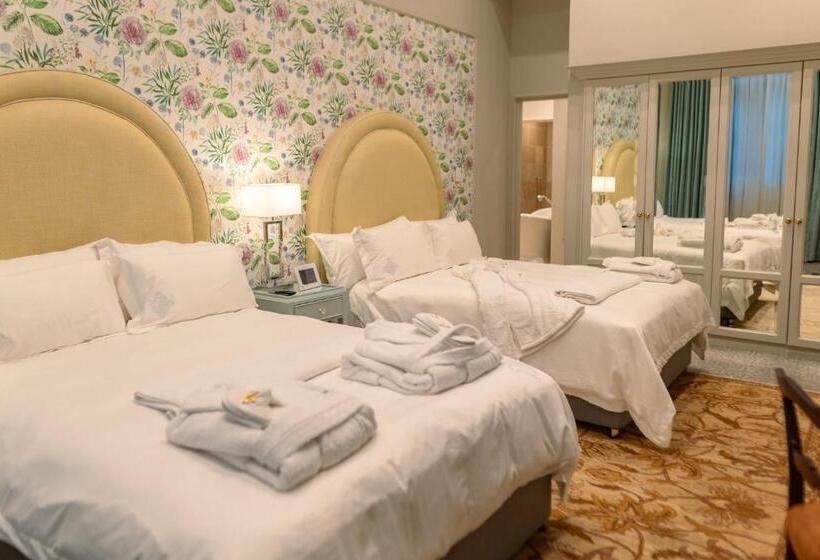 Family Suite, The Monarch